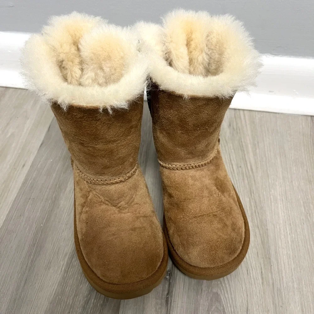 UGG Boots Kids 12 Chestnut Tan Brown Bailey Bow II Sheepskin Suede